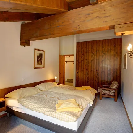 Chesa Munteratsch 2-zimmerwohnung 302 Typ E アパート *
